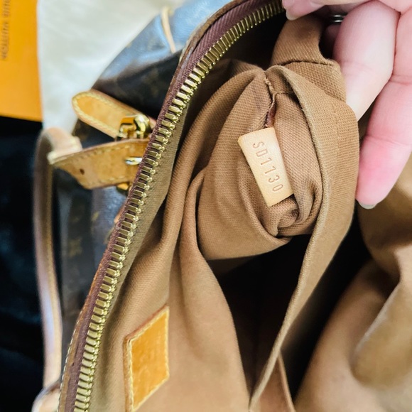 Authentic Louis Vuitton Tivoli GM - Picture 5 of 15